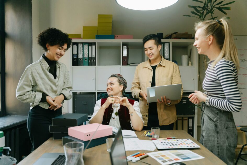 Boundaries Between Friends And Colleagues At The Workplace